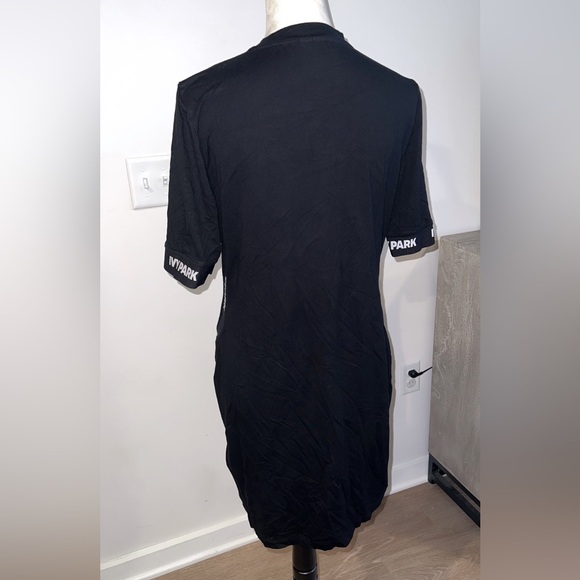 Black Short Sleeve Dress - Picture 2 of 3